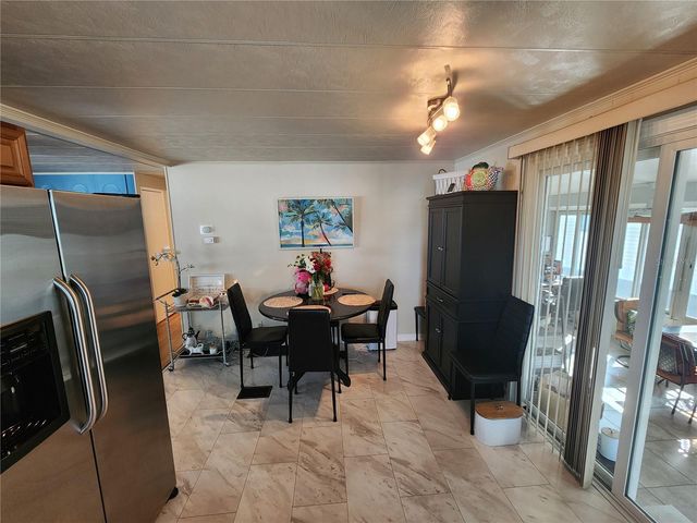 808 53RD AVENUE E 22, Bradenton, FL 34203