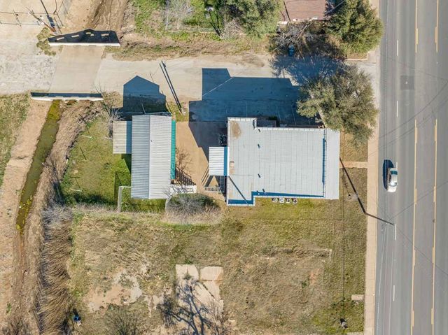 900 W West Walker, Breckenridge, TX 76424