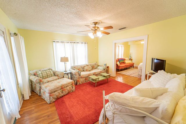 900 W West Walker, Breckenridge, TX 76424