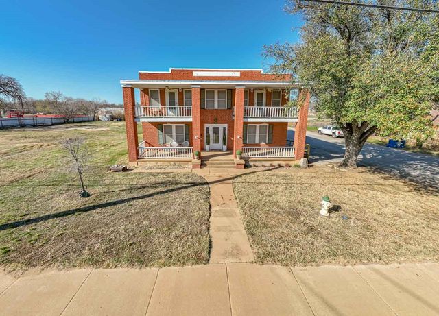 900 W West Walker, Breckenridge, TX 76424