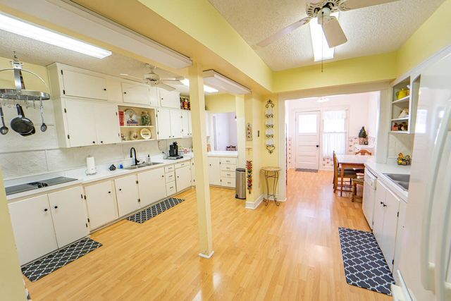 900 W West Walker, Breckenridge, TX 76424