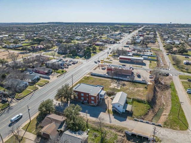 900 W West Walker, Breckenridge, TX 76424