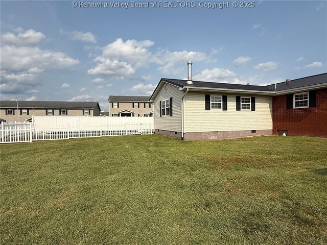 26 Winfield Avenue, Winfield, WV 25213