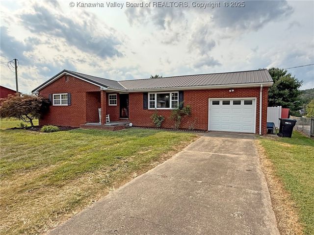 26 Winfield Avenue, Winfield, WV 25213