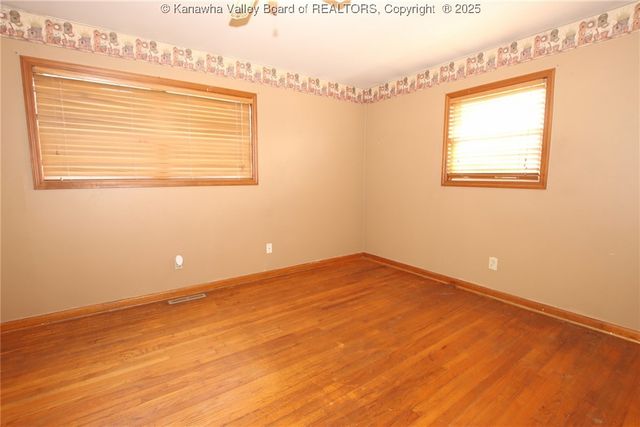 26 Winfield Avenue, Winfield, WV 25213