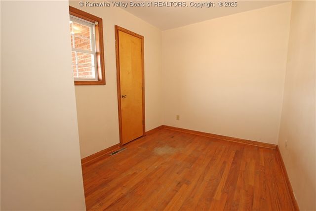 26 Winfield Avenue, Winfield, WV 25213