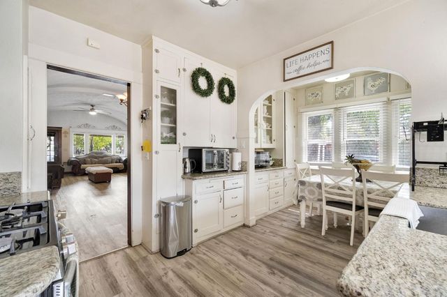 1005 N Fruit Avenue, Fresno, CA 93728