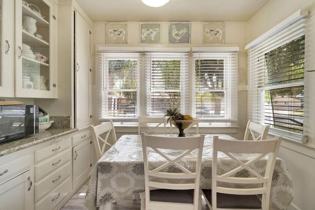 1005 N Fruit Avenue, Fresno, CA 93728