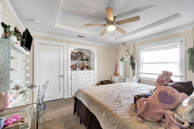 1005 N Fruit Avenue, Fresno, CA 93728