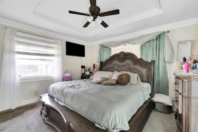 1005 N Fruit Avenue, Fresno, CA 93728