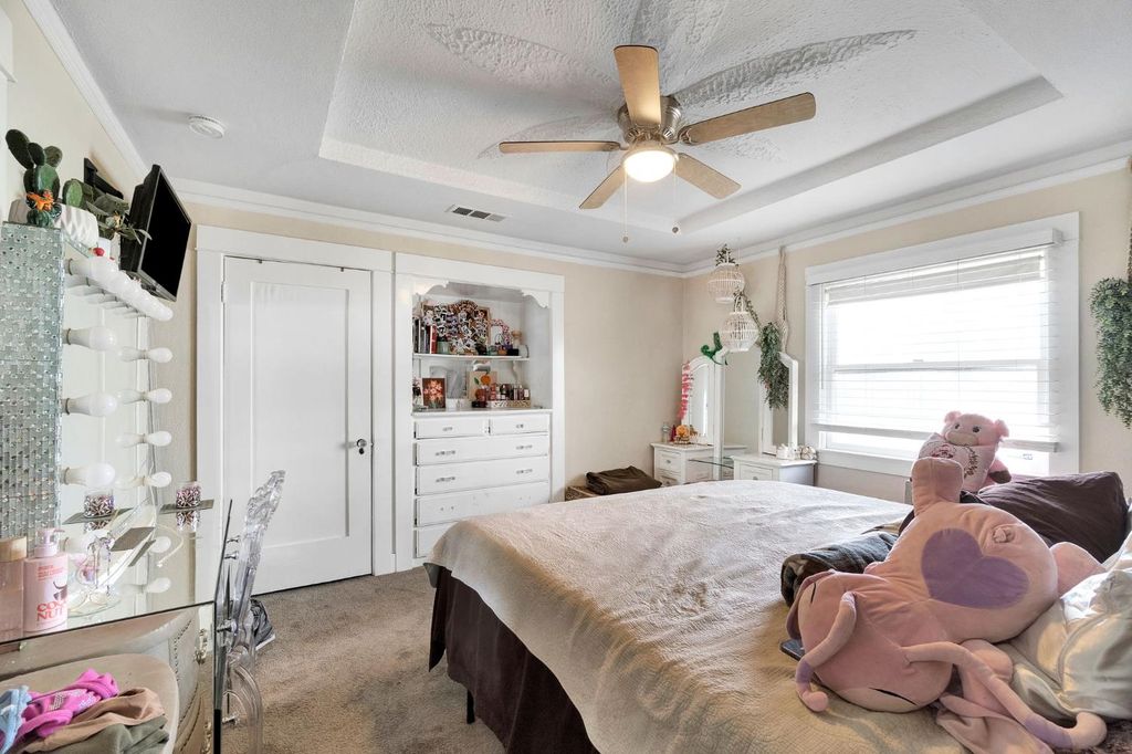 Image 20 of property listing at 1005 N Fruit Avenue, Fresno, CA 93728