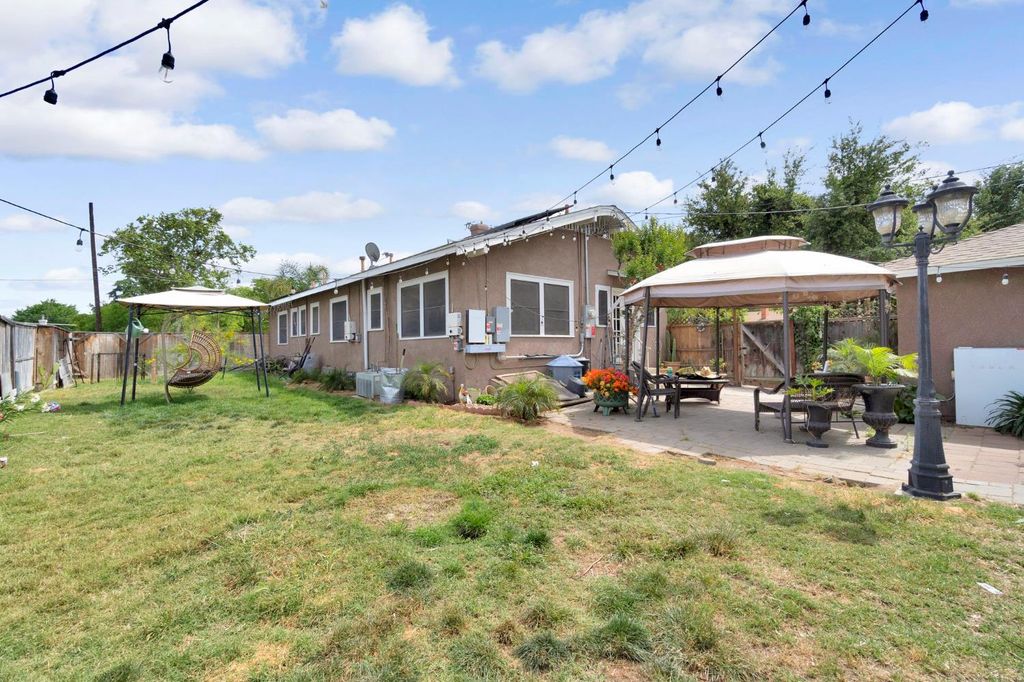 Image 26 of property listing at 1005 N Fruit Avenue, Fresno, CA 93728