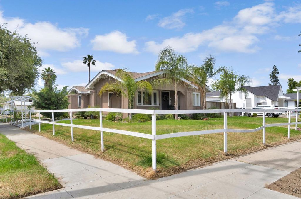 Image 4 of property listing at 1005 N Fruit Avenue, Fresno, CA 93728
