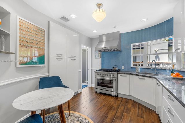 5915 La Gorce Dr, Miami Beach, FL 33140