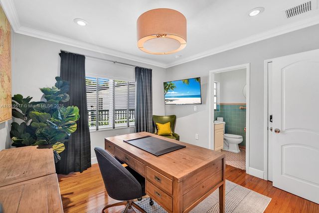 5915 La Gorce Dr, Miami Beach, FL 33140