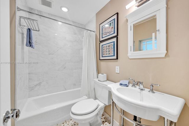 5915 La Gorce Dr, Miami Beach, FL 33140