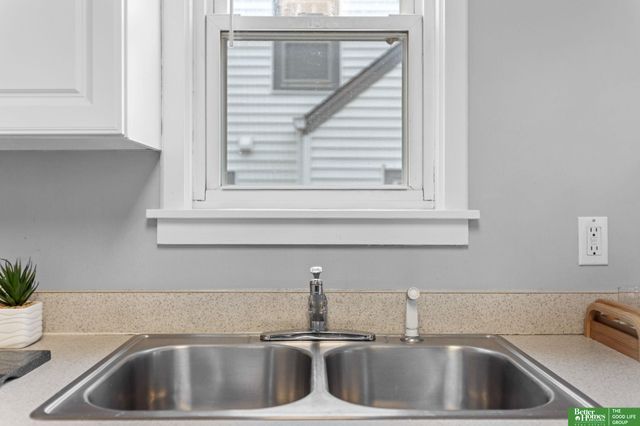 5805 Ohio Street, Omaha, NE 68104