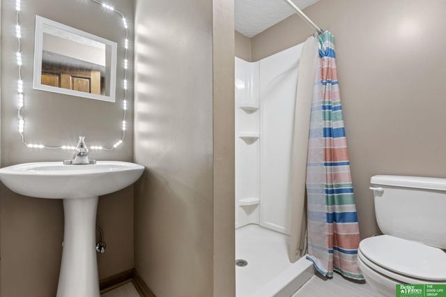 5805 Ohio Street, Omaha, NE 68104