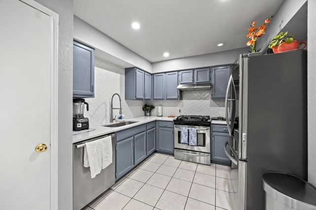 908 Tayside DR, Pflugerville, TX 78660