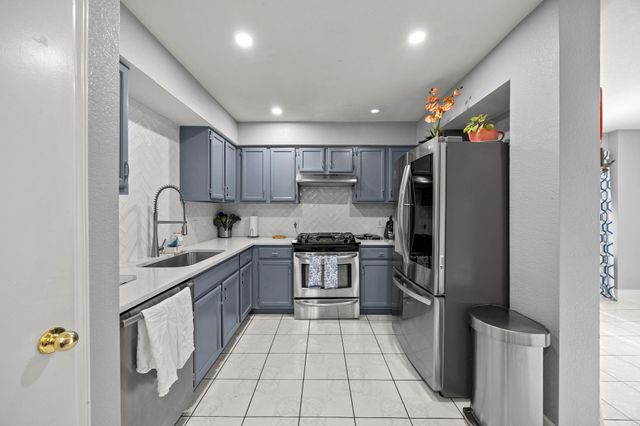 908 Tayside DR, Pflugerville, TX 78660