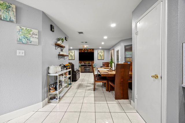 908 Tayside DR, Pflugerville, TX 78660