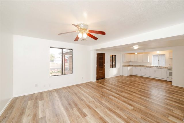 3710 E Shaeffer Avenue, Kingman, AZ 86409