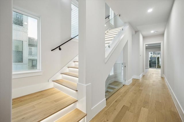 902 Knox Street A, Houston, TX 77007