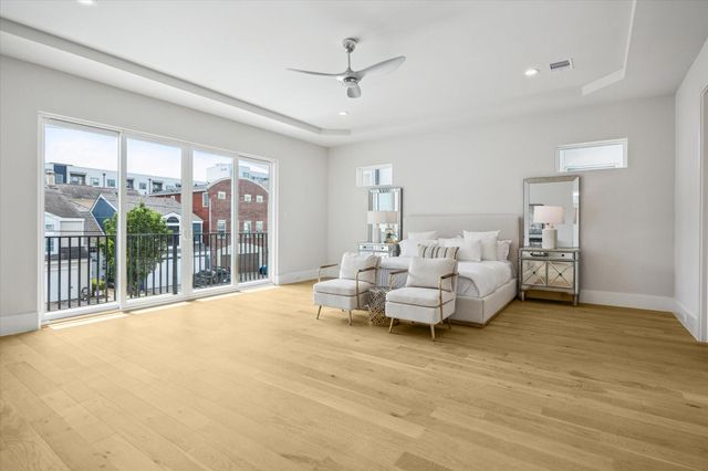902 Knox Street A, Houston, TX 77007