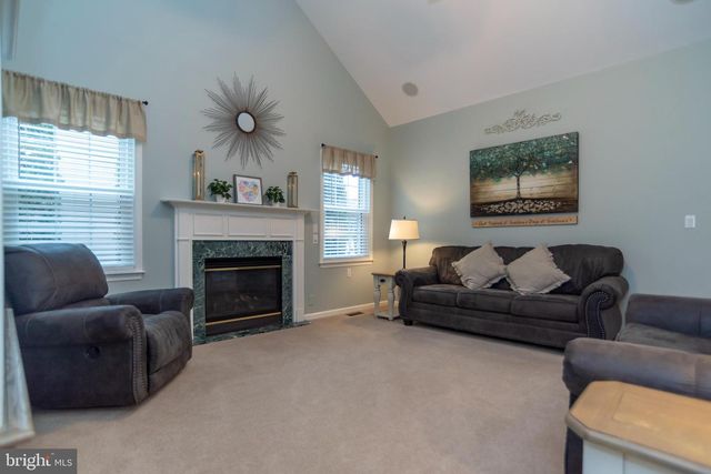 405 HOMESTEAD CIR, Warrington, PA 18976