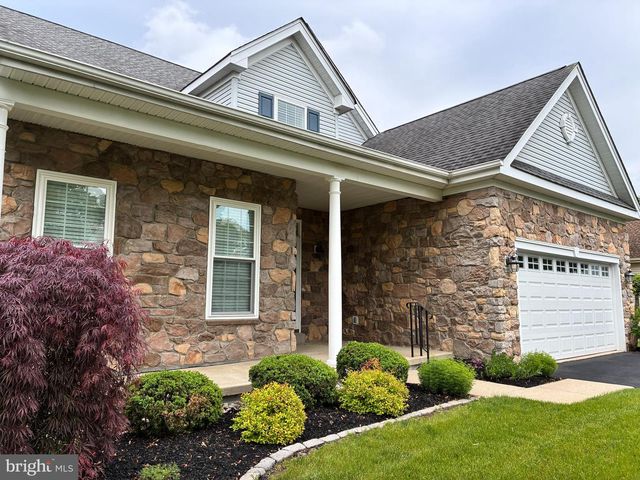 405 HOMESTEAD CIR, Warrington, PA 18976