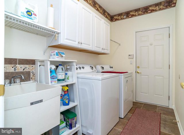 405 HOMESTEAD CIR, Warrington, PA 18976