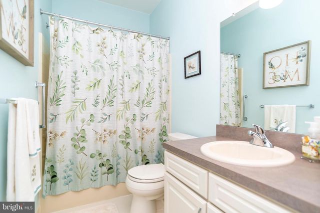 405 HOMESTEAD CIR, Warrington, PA 18976