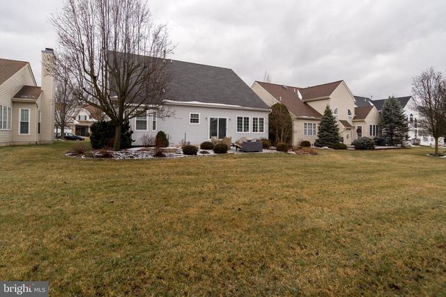 405 HOMESTEAD CIR, Warrington, PA 18976