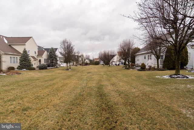 405 HOMESTEAD CIR, Warrington, PA 18976