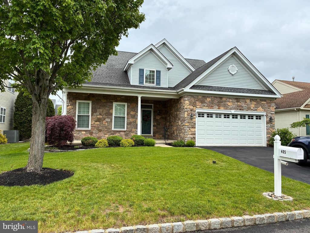 405 HOMESTEAD CIR, Warrington, PA 18976