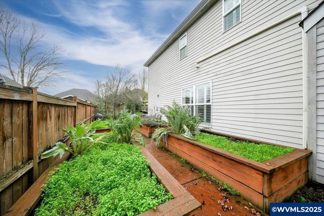 2328 NW Violet Av, Albany, OR 97321