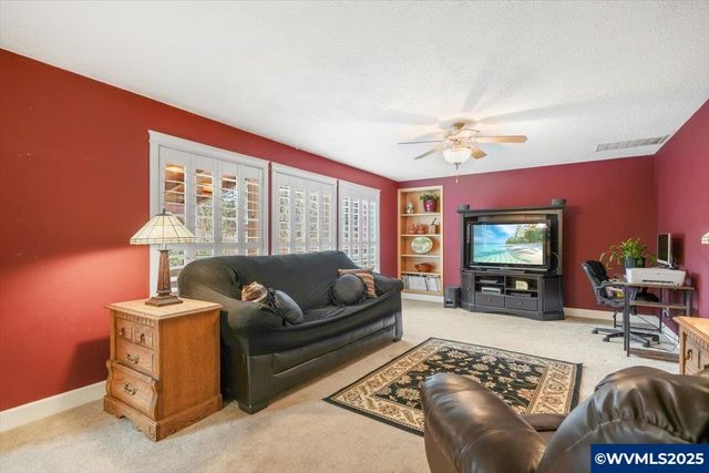 2328 NW Violet Av, Albany, OR 97321