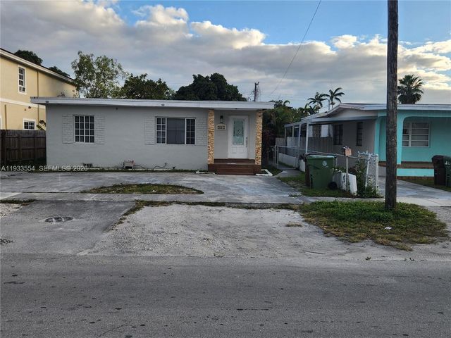 342 E 46th St 2, Hialeah, FL 33013