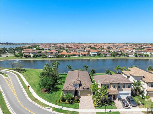 12155 S Baypoint Cir, Parkland, FL 33076