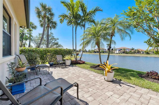 12155 S Baypoint Cir, Parkland, FL 33076
