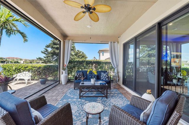 12155 S Baypoint Cir, Parkland, FL 33076
