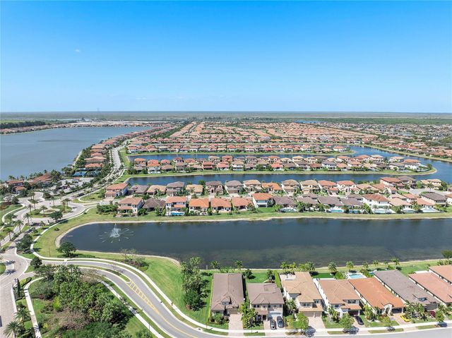 12155 S Baypoint Cir, Parkland, FL 33076