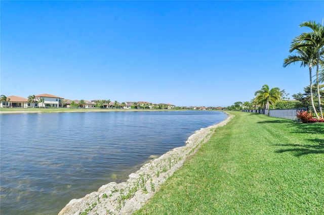 12155 S Baypoint Cir, Parkland, FL 33076