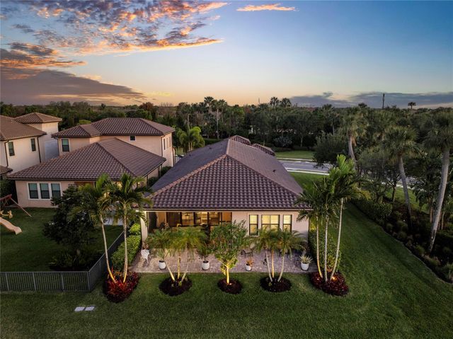 12155 S Baypoint Cir, Parkland, FL 33076