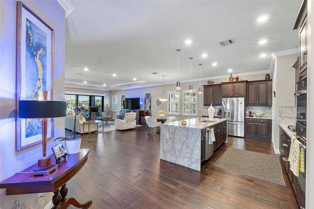 12155 S Baypoint Cir, Parkland, FL 33076