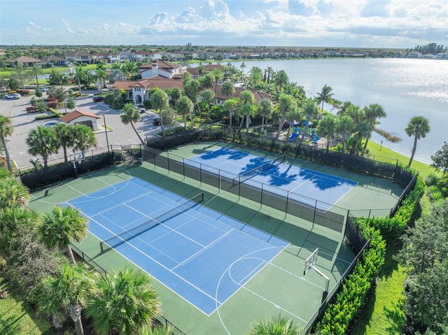 12155 S Baypoint Cir, Parkland, FL 33076