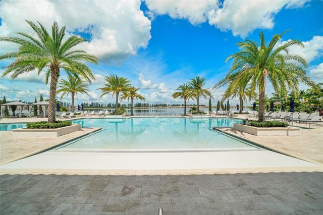 12155 S Baypoint Cir, Parkland, FL 33076