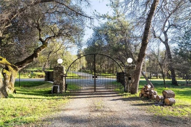 123 Grand Oak Drive, Oroville, CA 95966