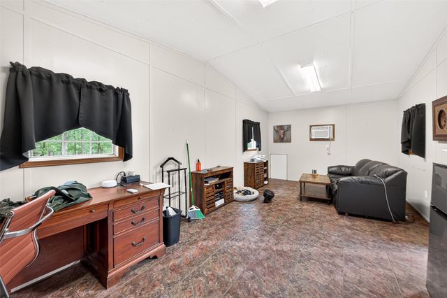 5407 Baldwin Drive, East Bernard, TX 77448