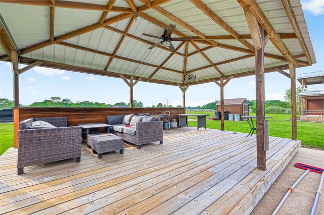 5407 Baldwin Drive, East Bernard, TX 77448